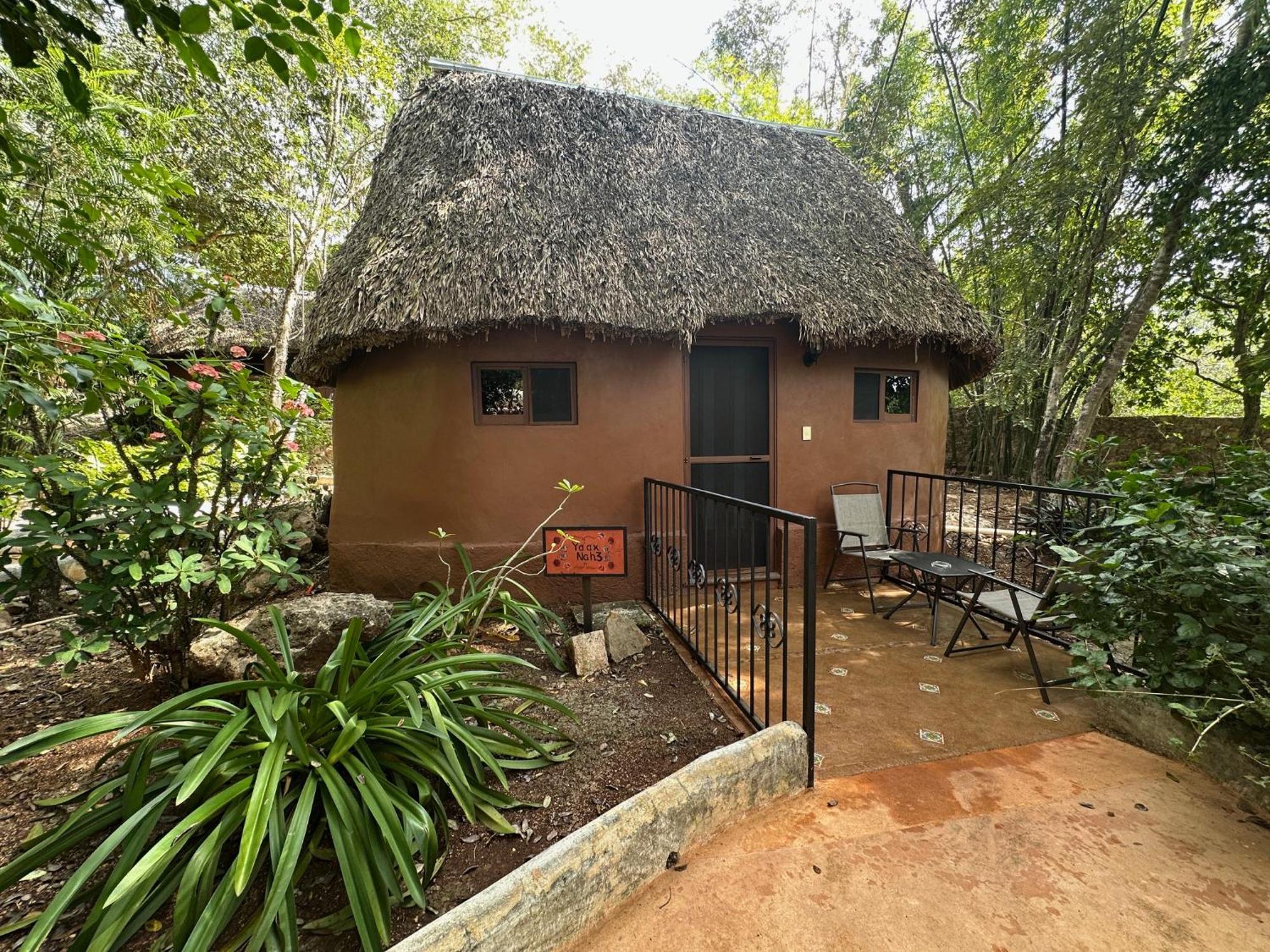 The Pickled Onion B&B And Restaurant Uxmal Santa Elena Eksteriør billede