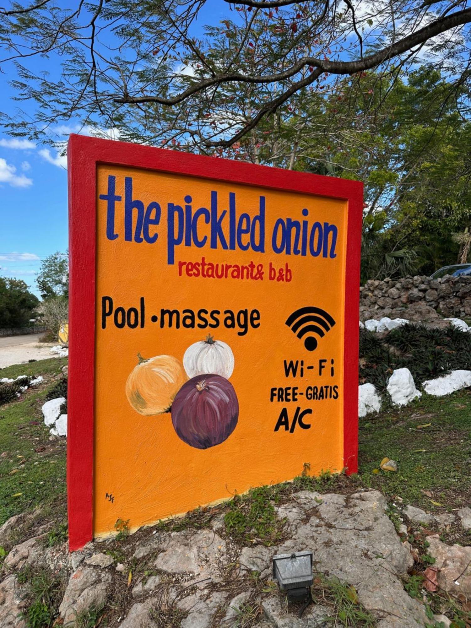 The Pickled Onion B&B And Restaurant Uxmal Santa Elena Eksteriør billede