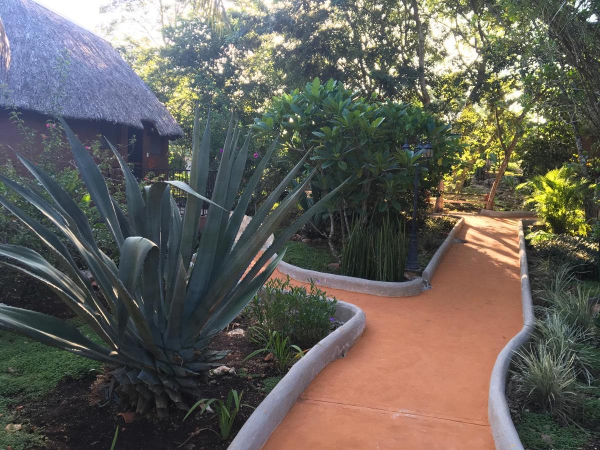 The Pickled Onion B&B And Restaurant Uxmal Santa Elena Eksteriør billede