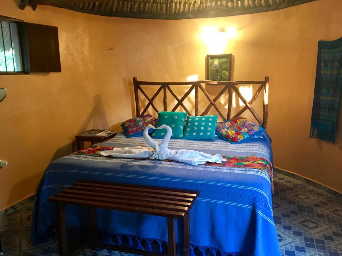 The Pickled Onion B&B And Restaurant Uxmal Santa Elena Eksteriør billede